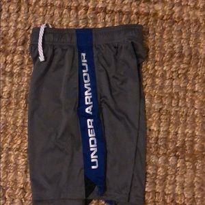 Under Armour Basketball shorts! Size: YSM
